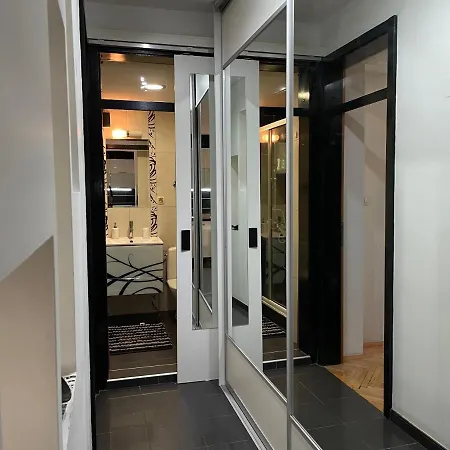 - 55 M2, South-oriented.