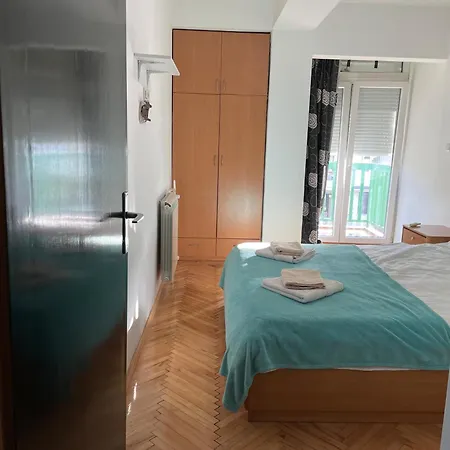 - 55 M2, South-oriented. דירה